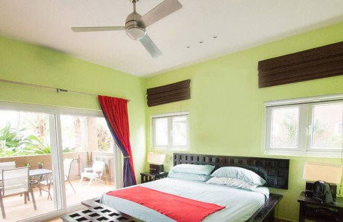 Antoneys Cay Condo | Luxury Waterfront Condo w/ Pool, Dock, and Gardens