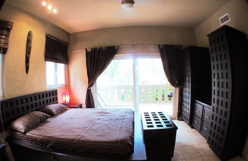 Antoneys Cay Condo | Waterfront Luxury 3 Bedroom w/ Pool and Dock