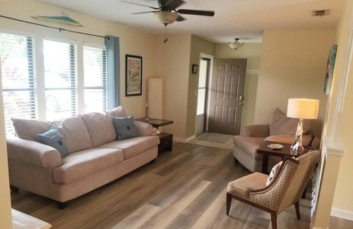 West Bradenton House | Spacious 3 bedroom, 2 bath pool home in North West Bradenton, Pet Friendly