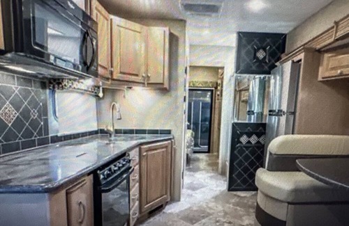 Xenia House | Luxury RV At The Farm