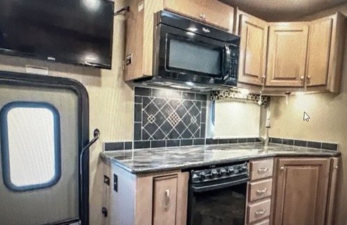 Xenia House | Luxury RV At The Farm