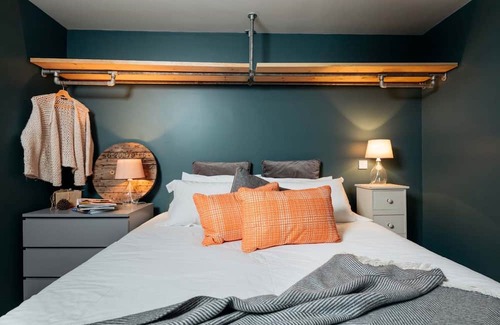 Ashford House | Unique Lodge with Industrial Designed Interior