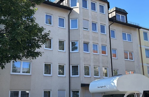 Milbertshofen Apartment | Brightestate