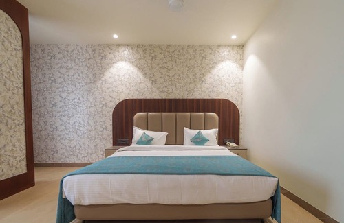 Raipur Hotel | Hotel Meeravill