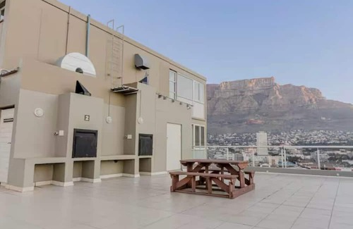 Mowbray Apartment | Chic 1-bedroom apartment in beautiful at Mandela Rhodes Place Cape Town