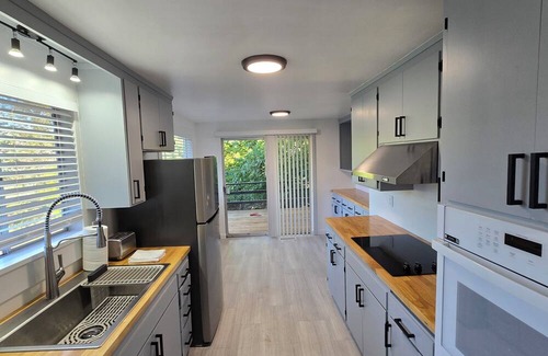 Puyallup House | Newly Renovated 2BR /Wifi-Entertainment Included /Near WA State Fair