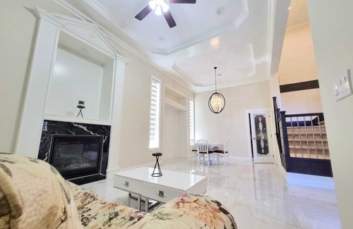East Newton North House | Deluxe Quadruple Family Room Private Wash