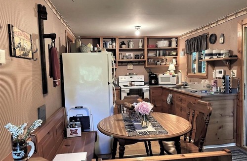 New Milford Cabin | Charming cabin with WiFi in New Milford
