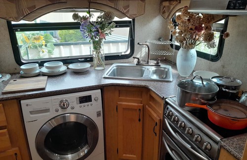 Tatiara House | Comfortable caravan [24 m2] Lowest prices in the area Peaceful Amenities nearby.