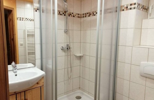 Koenigstein Apartment | Multi-bed room for 4 guests with 16m² in Königstein (270608)