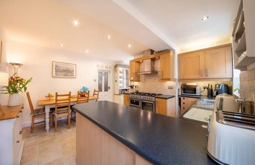 Youlgreave House | Host & Stay | Chimney Pots Cottage