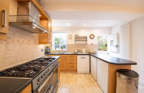Youlgreave House | Host & Stay | Chimney Pots Cottage