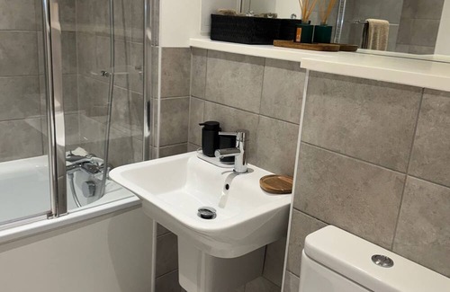 Spitalfields Apartment | Top Quality Full Flat luxury bedroom in central London