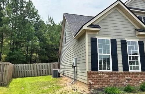 Grovetown House | Spacious 6-bedroom house with WiFi and AC in lovely Grovetown