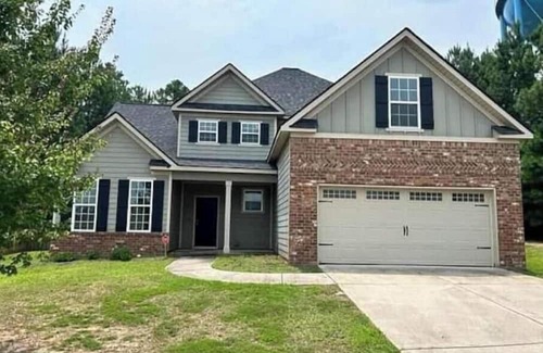 Grovetown House | Spacious 6-bedroom house with WiFi and AC in lovely Grovetown