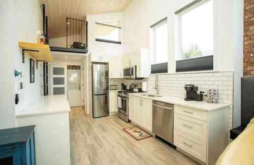 Squamish House | Serenity Haven: Captivating Sea To Sky Retreat