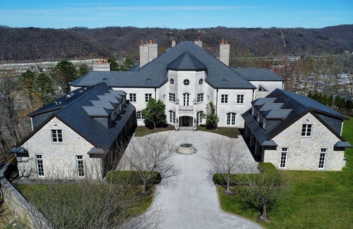 Charleston House | The Mountaineer's Mansion