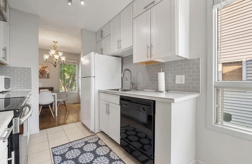 Southeast Calgary House | Two Level 2 bedroom Home close to Deerfoot