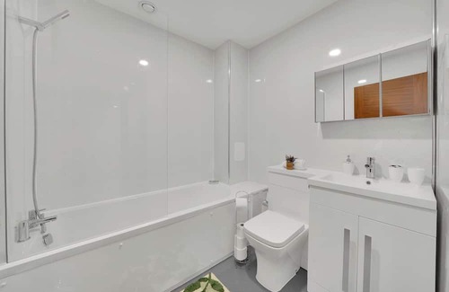Loxford Apartment | London City Apartment in Ilford