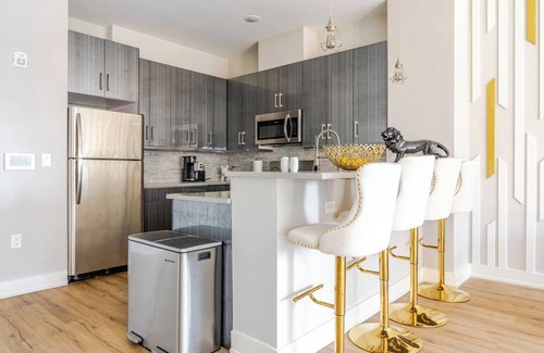 Bayonne Apartment | Creator’s Den I 1 Bedroom Apartment