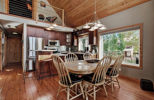 Saint Louis Cottage | Cheerful Cottage with Indoor Hot Tub. Great Getaway!
