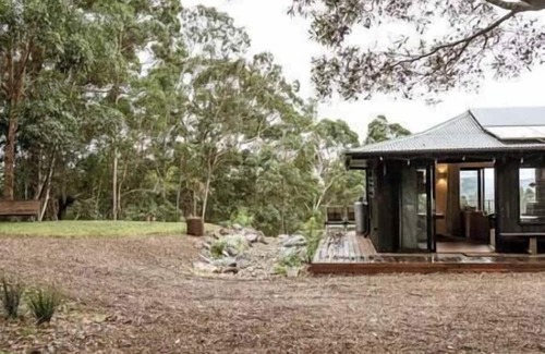 Booroobin Cabin | Luxury Eco Cabin, 16 acres of bliss 12 mins Maleny
