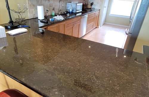 League City House | Charming 3-bedroom waterfront townhome with WiFi, AC in welcoming League City