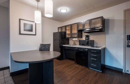 Fossil Creek House | Ideal for Nature Lovers! 2 Pet-friendly Units, Near Fort Worth Botanic Garden!