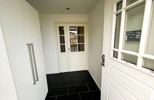 Alesund Apartment | Two-Bedroom City Apartment with Fire Place and Free Parking - Calm and Central