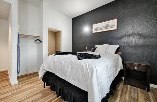 Dilley House | Hotel Dilley Grand Queen Bed