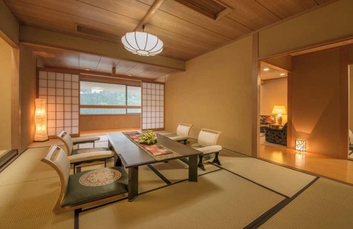 Gero Onsen House | Top floor special room Suihoutwo Japanesestyle /Gero Gifu