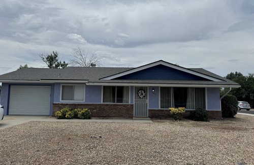 East Hemet House | Cozy 2-bedroom house in charming Hemet