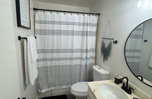 East Hemet House | Cozy 2-bedroom house in charming Hemet