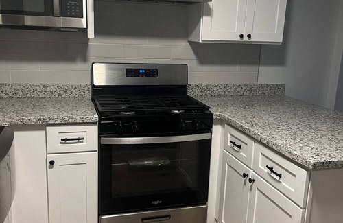 Chalmette Apartment | Charming 2-bedroom apartment with WiFi, AC in peaceful Chalmette