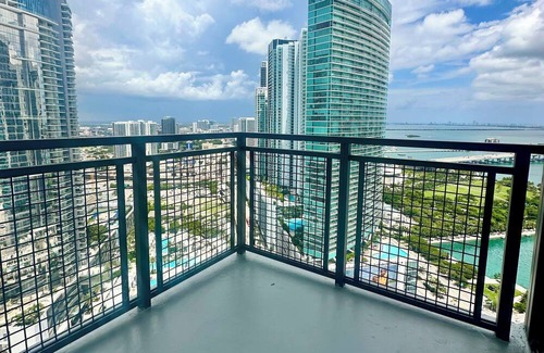 Downtown Miami Apartment | City & Water views Downtown Miami