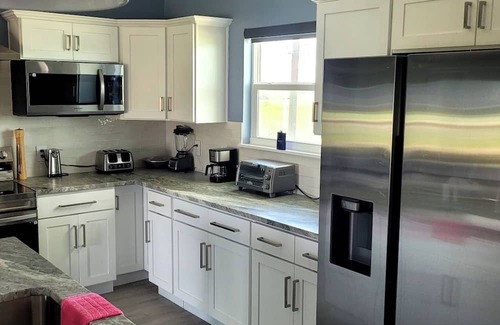 Indian Beach House | Bluewave Hideaway is a serene and picturesque rental home.