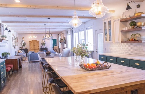Rigby House | Spacious Country Manor
