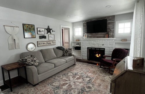 Hamburg House | Cozy Cape in the Heart of Hamburg Village