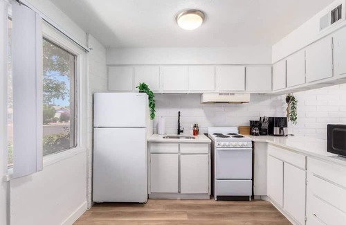 New Papago Parkway Apartment | This apartment is a 2 bedroom(s), 2 bathrooms, located in Scottsdale, AZ.
