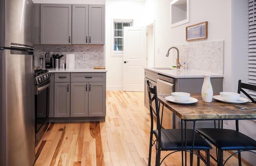 Corn Hill Apartment | This apartment is a 1 bedroom(s), 1 bathrooms, located in Rochester, NY.