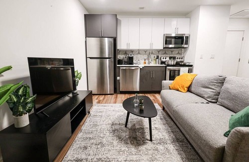 Brewerytown Apartment | Imagine a stylish escape in Glenwood, the epitome of urban luxury