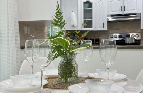 East Newton North House | Private Resort Like Living in Metro Vancouver. Free Parkings.