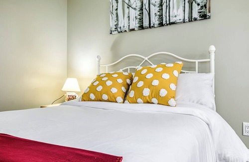 Sudbury Apartment | Cozy Comfy Bachelor
