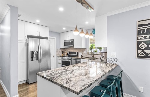 Boulevard Heights House | 4-bedroom house in a Fantastic Tropical Escape Haven in Hollywood