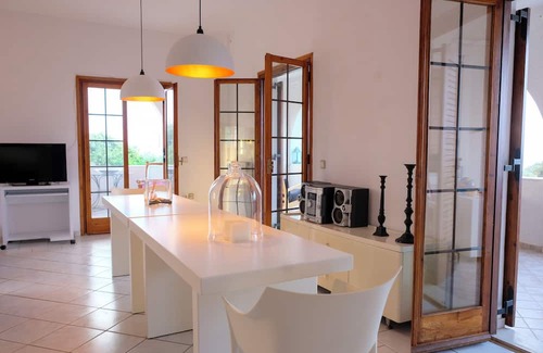 Kontos House | Spacious Holiday House with Seaview and Garden