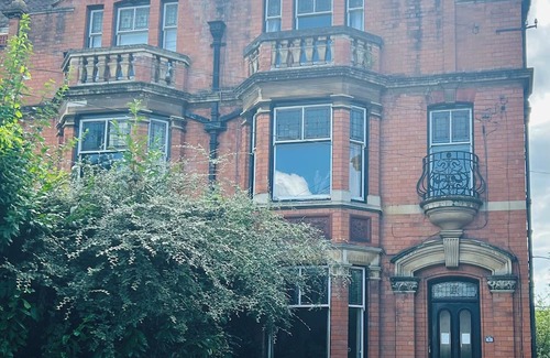 Worcester Apartment | Stunning, spacious, Edwardian 2 Bedroom Apartment, Worcester City Centre