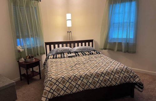 Cartersville Cottage | Butterfly-Crossing TWO Charming 2bedroom Country cottage 1-Acre Cartersville