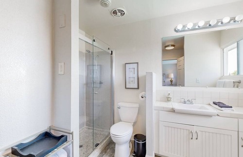 Clairemont Mesa East House | Beautiful home with private pool and game garage