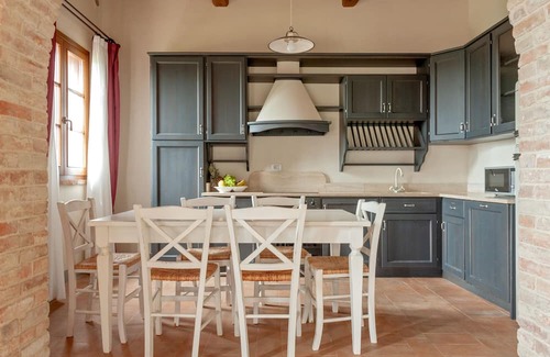 Toiano Apartment | Apartment 'Villa Colonica III' with Shared Pool, Private Garden and Wi-Fi