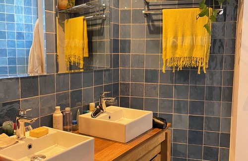 Clignancourt Apartment | Spacious 4 bed family apartment in Montmartre sleeps 10 near Sacré-Coeur